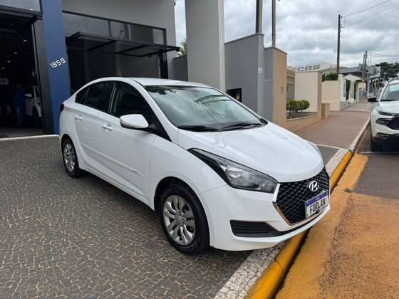 HYUNDAI HB20S 1.6 COMFORT PLUS 16V FLEX 4P MANUAL